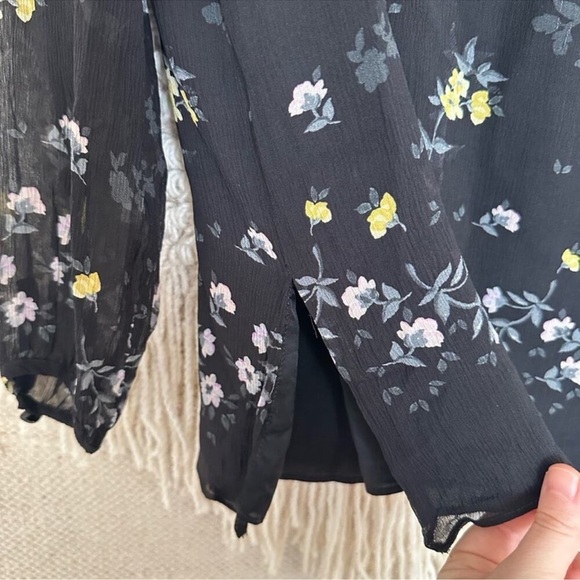 St John Floral Blouse - Picture 5 of 6